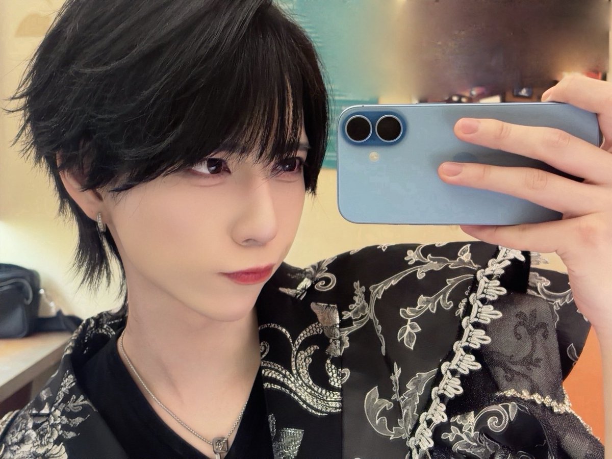 あやと tweet media