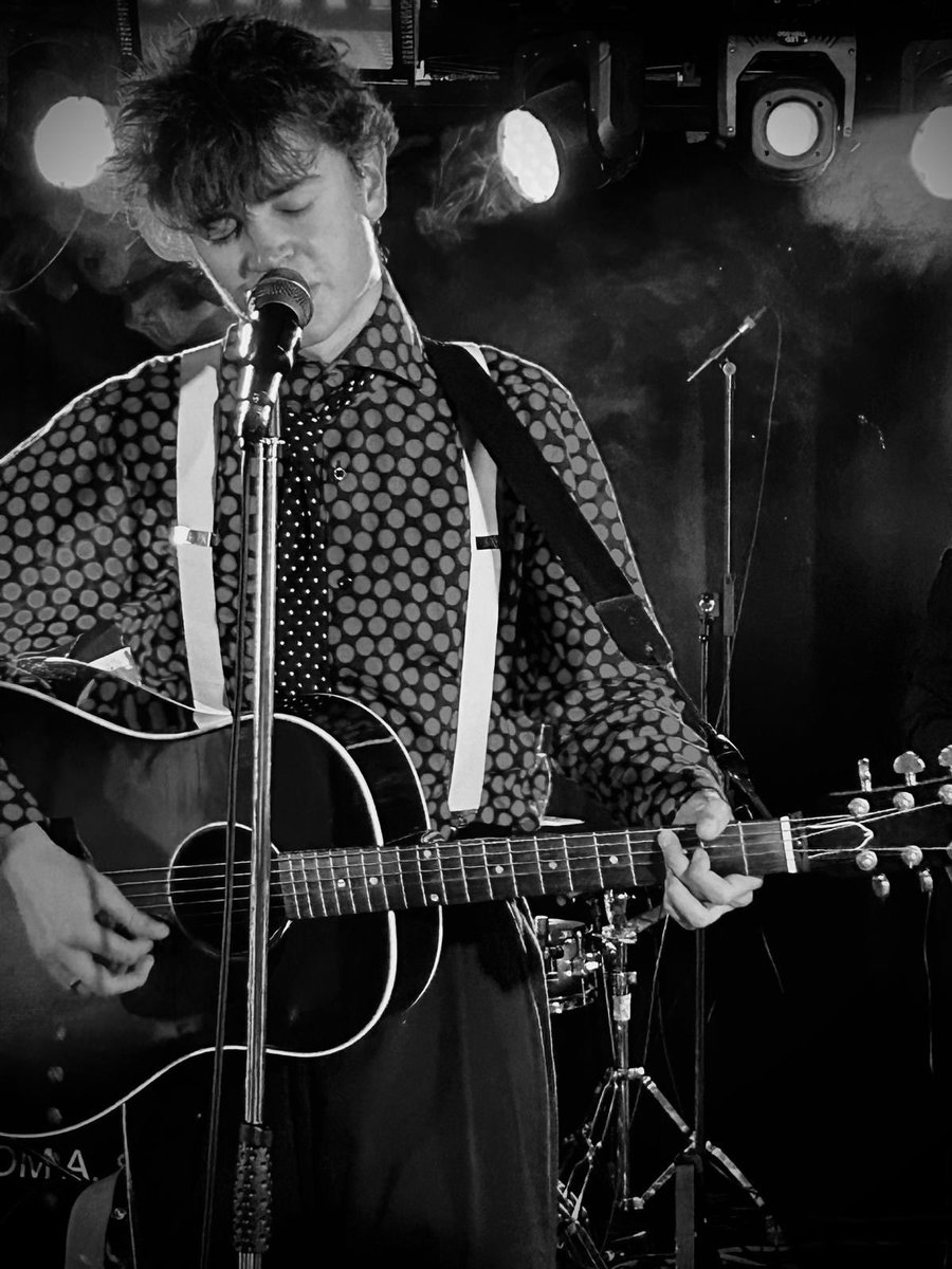 JustinOldham10's tweet photo. All 5 gigs combined cost less than it cost my mate to see a band at the FD arena. I know where I’d rather be. Photos by @JazOldham https://t.co/W3Rwd6LEhn