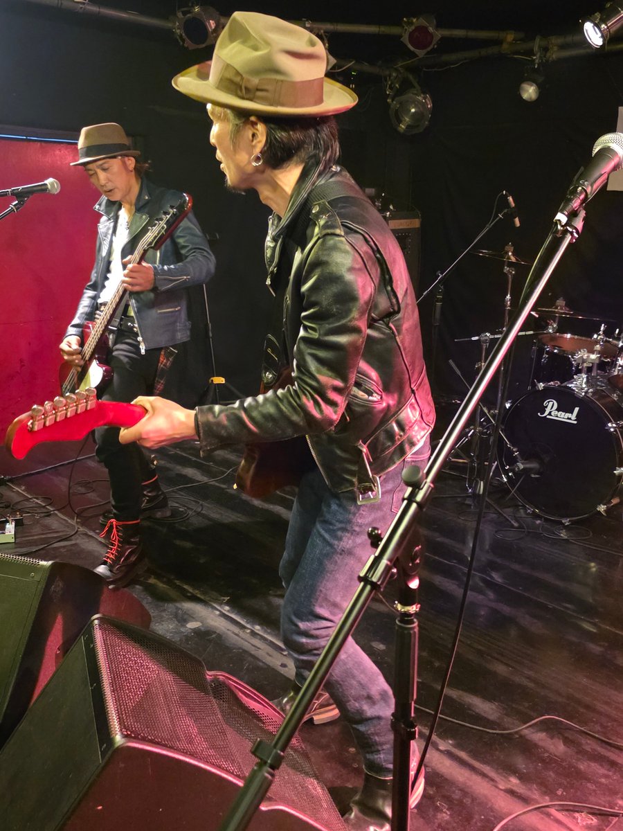 ・・・続き
三番手は北見からTHE BONNIE LIMOUSINE！
ずっと観たかったけど、ようやく観れました🙌
めちゃカッコ良かった！！
また観たいっス！！！
宴はまだまだ続く・・・
 #THE_BONNIE_LIMOUSINE