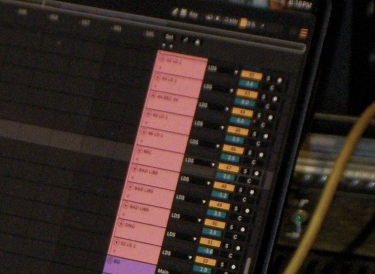 ❤︎🪽 tweet media