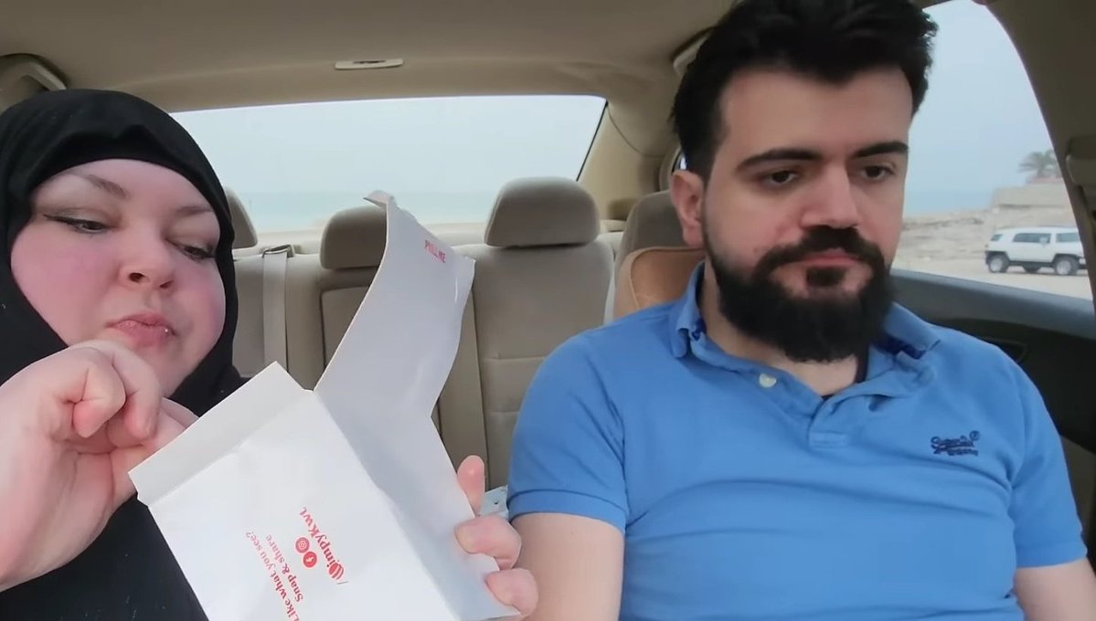 fatkid_cool's tweet image. Here’s a painfully accurate depiction that truly captures what it must feel like being married to #FoodieBeauty. #GorlWorld #LolCow #Salah 😒