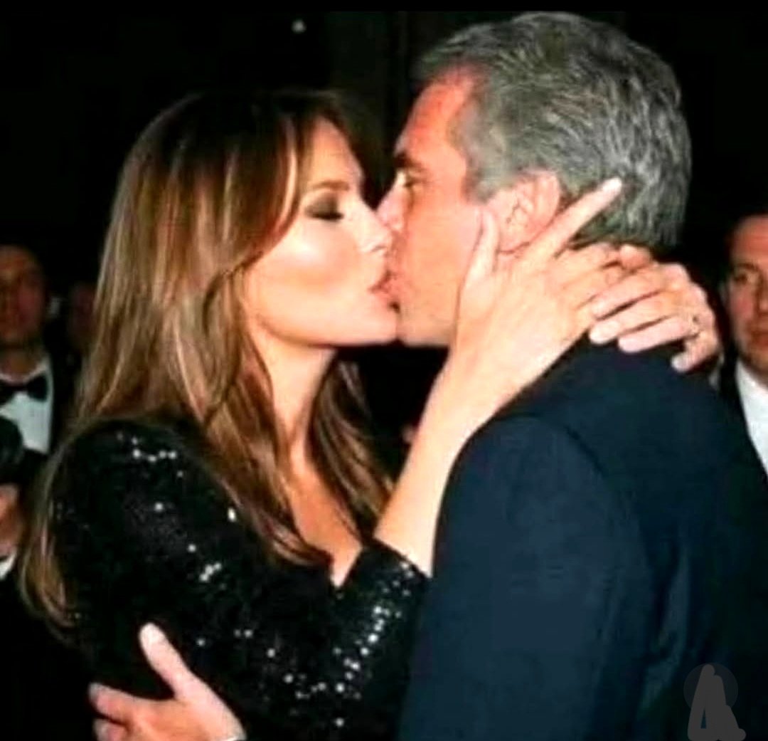 BlueBel87796049's tweet image. Prima ci si è trastullato lui, poi l'ha passata al caro Donald.
#Epstein