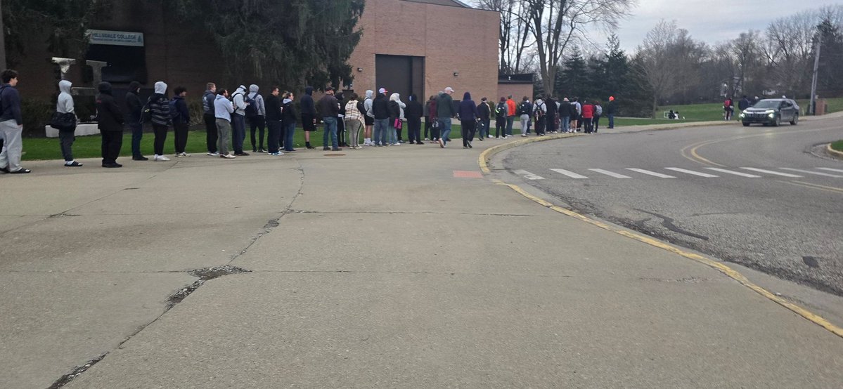 Zane Sommers tweet media