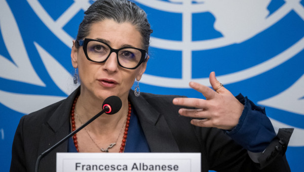 <a href="/BFMTV/">BFM</a> Rappel.

"Chaque fois que les journalistes sont autorisés à vérifier les affirmations d'Israël selon lesquelles les bases de militants sont sous des hôpitaux, elles se révèlent être un prétexte pour bombarder des civils."

—Francesca Albanese, Rapporteuse Spéciale de l'ONU 🇺🇳