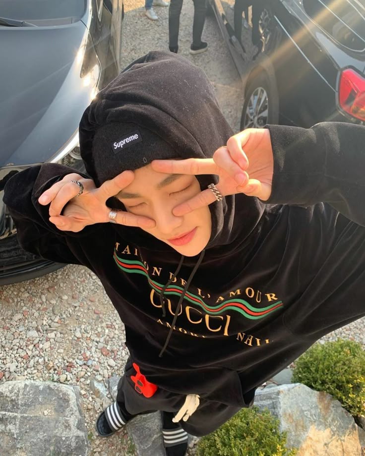 𝐌. ——Semi hiatus. tweet media