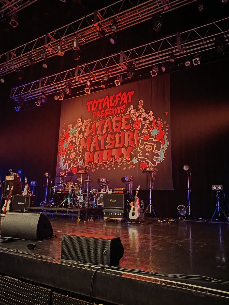 Infinitymusic19's tweet photo. TOTALFAT DAY2、の想い出。
このラインナップでキュウソが聴けて嬉しかったし、ホルモンを最前で初めて見れて、ダストが神ががっていた。
TOTALFATは終始笑顔。
全バンド全身で音楽を浴びた！
いや、DAY1から全バンド聴けて最高のイベントだった。
#TOTALFAT
#UTAGEMATSURIPARTY https://t.co/ojdsfTWPUC