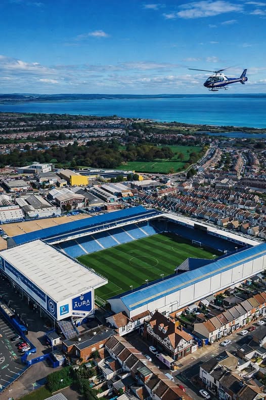 AwayDaysClub_'s tweet photo. One of the finest old-school grounds in English football 🏟️ https://t.co/TmZHX9C7AG