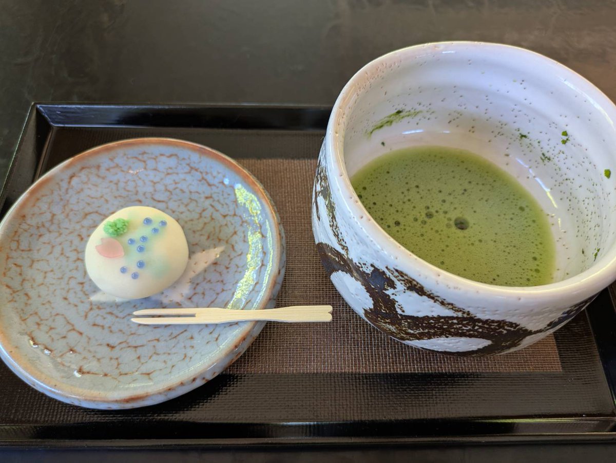 rinnosuke311's tweet photo. ネモフィラとチューリップ見てきた🌷
お抹茶もいただいてきた🍵 https://t.co/SGBYZjpzBq