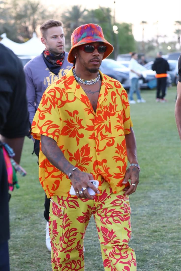 Hourly Lewis Hamilton tweet media