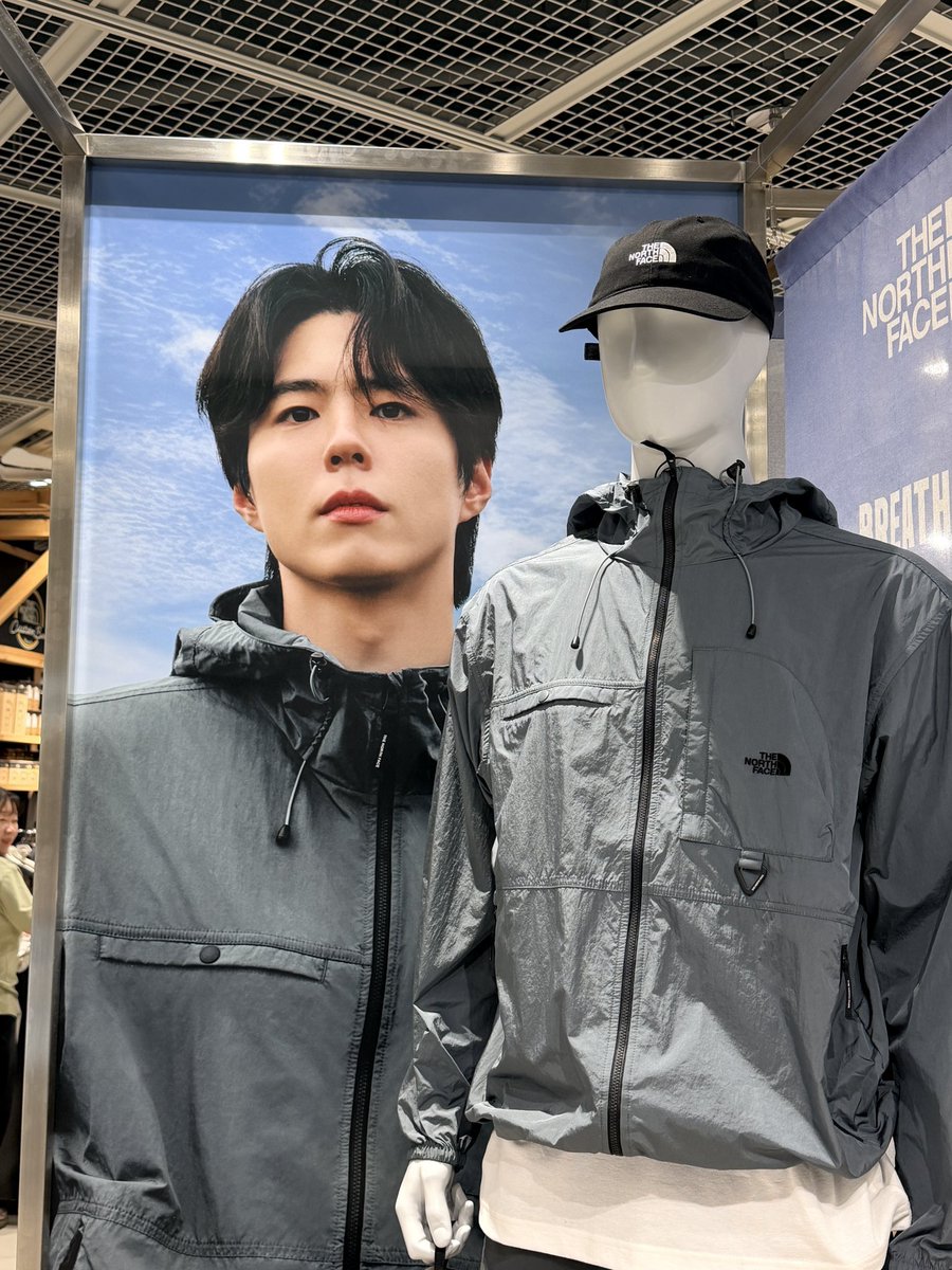 loveBG76's tweet image. THE NORTH FACE 박보검🍀

@BOGUMMY 새로운 사인을 보여줘서 고마워요😊계절이 바뀌면 또 ✍️ 와 주세요🤎
＃박보검 ＃THENORTHFACE