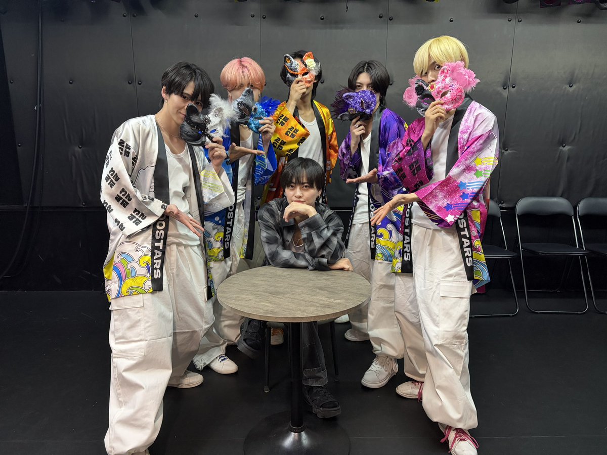 100STARS tweet media