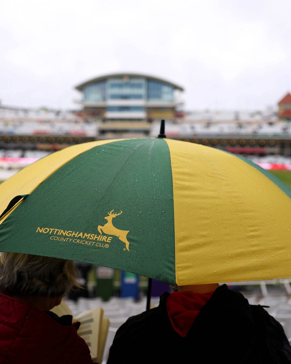 GlamCricket's tweet image. It has started raining at Trent Bridge ahead of the afternoon session. 

The start of play has been delayed. An update shall be provided soon.

#NOTvGLA 
#OhGlammyGlammy