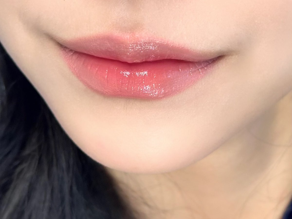 웃을 때 입꼬리 시원하게 싹 올리는 법 궁금한 아씨님들 계시나유…? 원래 입꼬리 내려간 ㅅ자 입인데 교정한 방법 낋여올까유