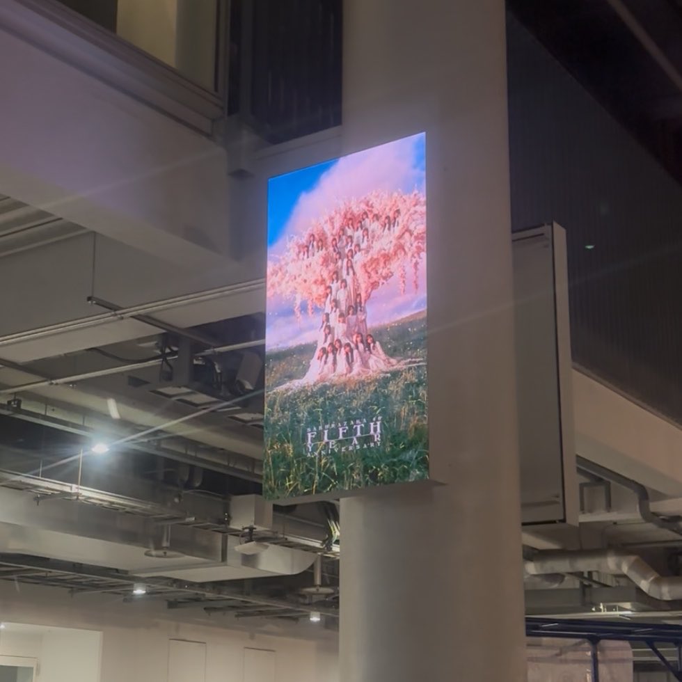 こりら tweet media