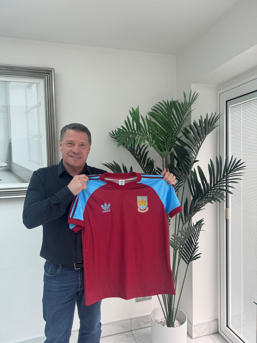 E13 Events tweet media