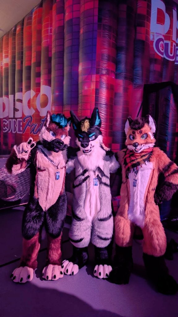 Dual Paw Studios tweet media