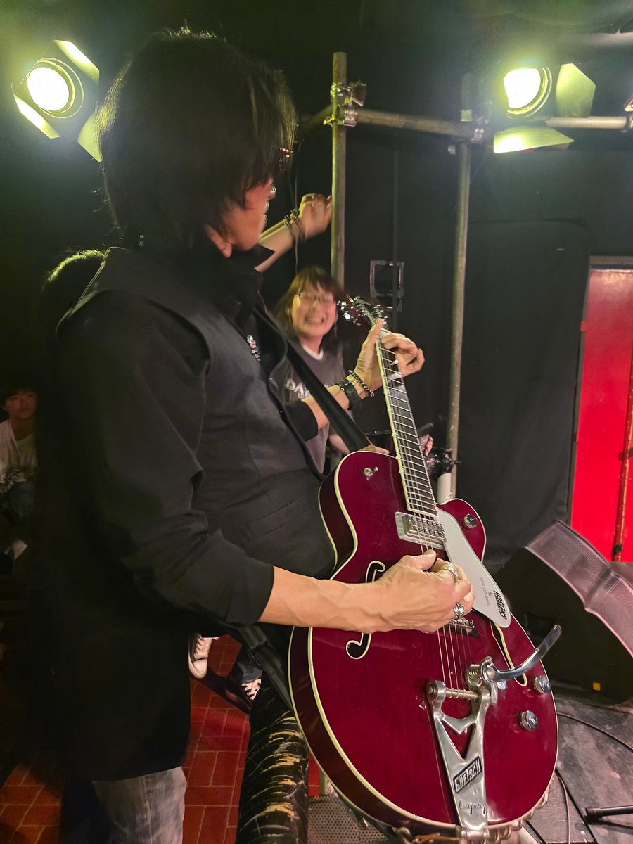 ・・・続き
四番手は先月ぶりTHE DAYSIES！
今回もめちゃカッコ良かったっス👍
帰りはニューアルバムを爆音で聴いて帰りました！！
また来月！！！
続く・・・
 #THE_DAYSIES