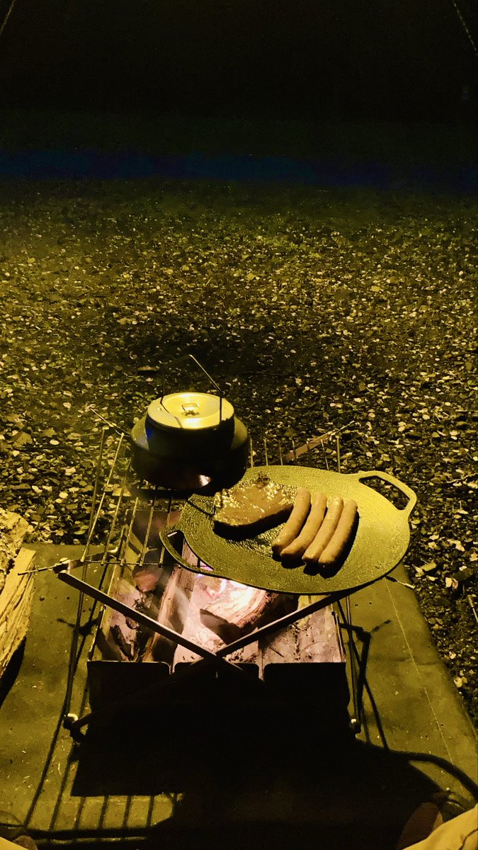 kacky_camp's tweet photo. 先日のソロキャンプ
夜は肉を焼き、焼酎湯割りを呑む
#お花見
#ソロキャンプ
#タッソul
#triwonder
#ウルフアンドグリズリー
#ジムニーjb23
#桑野橋河川公園
#朽木キャンプ場 https://t.co/yn4aNB77yr