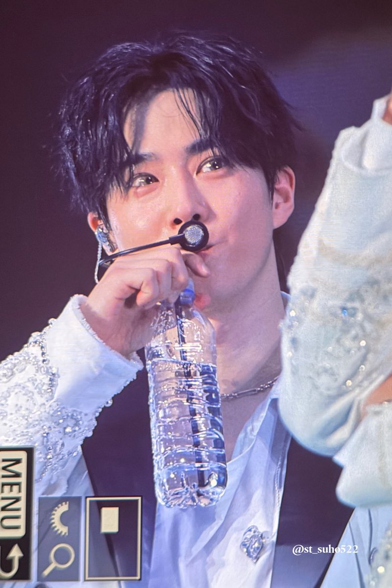 260412 #수호 #김준면 #SUHO #junmyeon #준면 
EXO PLANET #6 - EXhOrizon in SEOUL Day3

💧💧💧