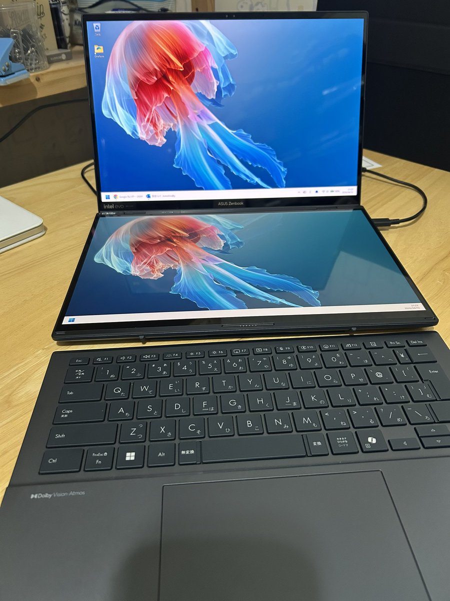 yoshida_info's tweet photo. パソコンの値上りがヤバい件、結局昨年モデルの
「ASUS Zenbook DUO (2025) UX8406」
を約35万で購入しました

CPUは、 Core™ Ultra 9 285H 
メモリ32GT、SSD1TB、
Officeと追加のACアダプター、保険3年付きです。

半導体の高騰を考えると、今は在庫処分品が良いなと思って、前年モデルを買いました https://t.co/PdB5kHXpeH
