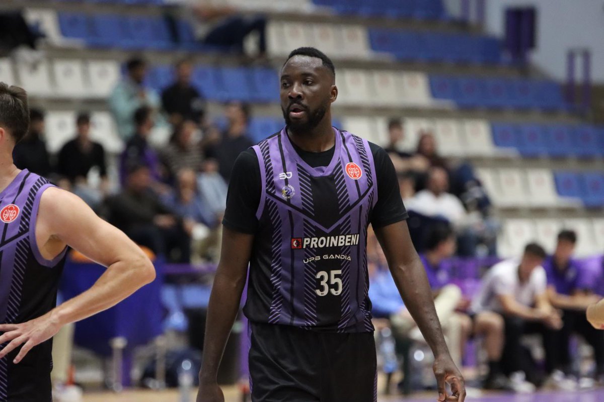 UPBGandia's tweet photo. 𝗙𝗢𝗧𝗢𝗚𝗔𝗟𝗘𝗥𝗜́𝗔 | 📸🏀
🤳🖼️📂𝗟𝗮 𝗚𝗮𝗹𝗲𝗿𝗶𝗮.👀
Embalpack Levante nos ofrece las imágenes de la victoria de ayer ante Molina.👏🏻🔝
📸 @tommito2013
▶️8️⃣2️⃣ PROINBENI U.P.B. Gandía
🆚
▶️5️⃣2️⃣ @molinabasket
📷: https://t.co/RmAk6XYbqN
#UNITSCREIXEM 💜
#EMBALPACK 📦 https://t.co/idMq8Yq37k