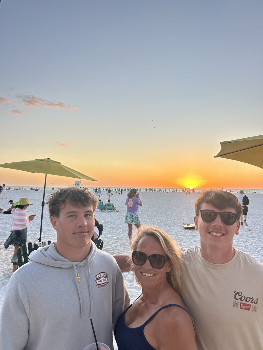 Ty__Walker's tweet photo. I had a great time in Florida for my spring break, beyond thankful that i got to spend time with friends and family! https://t.co/pqxIG9K4m4