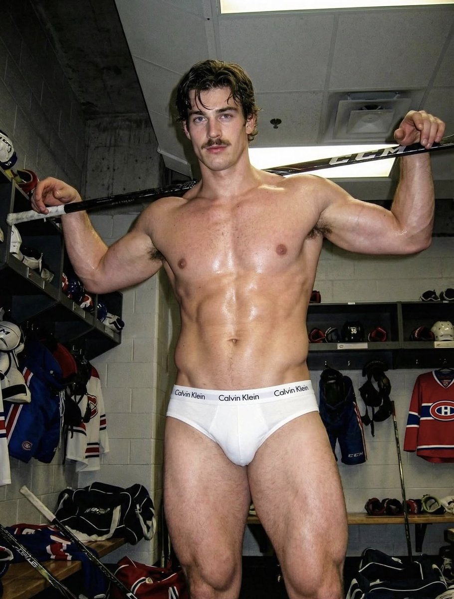 NaughtyKp's tweet image. Left or Justin Trudeau's son?