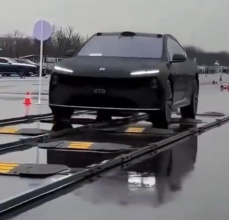 songchiat tweet media