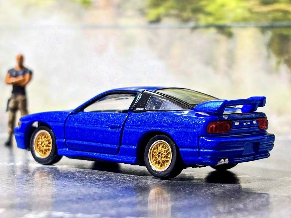 hirukaranomeru's tweet image. 日産・シルエイティ［RPS13改］

トミカくじ第二弾'07 P賞の一台🏆
写真では分かりづらいですが通常品と若干カラーが違うんですね🤔(やや濃いブルーでメタリックぽい)
ホイールは多分同じです😂

#トミカ
#ミニカー
#ジオラマ
#Nissan