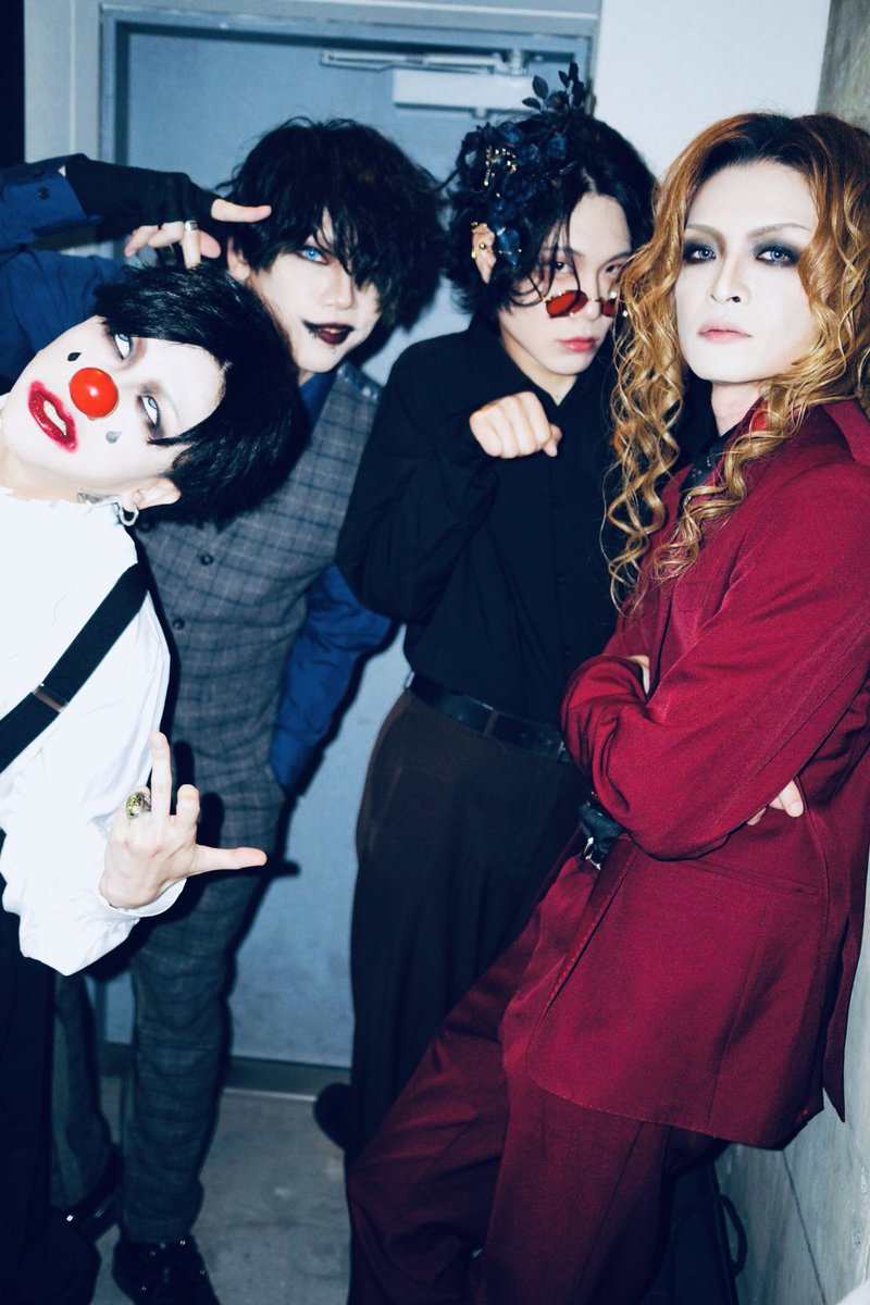 梟 Official tweet media