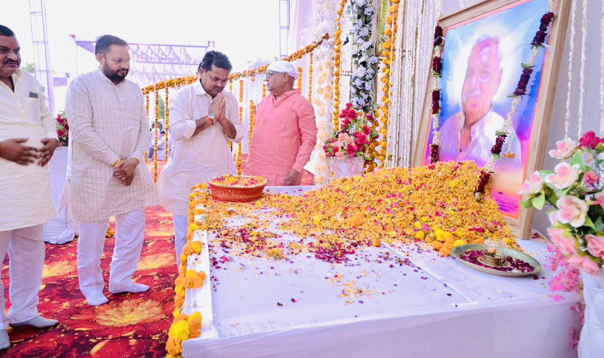 Vijay Bahadur Pathak tweet media