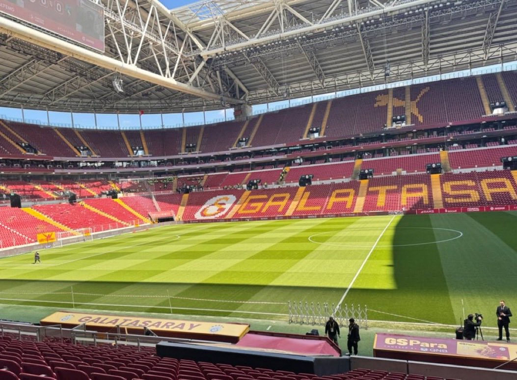 10/10 Film tweet media