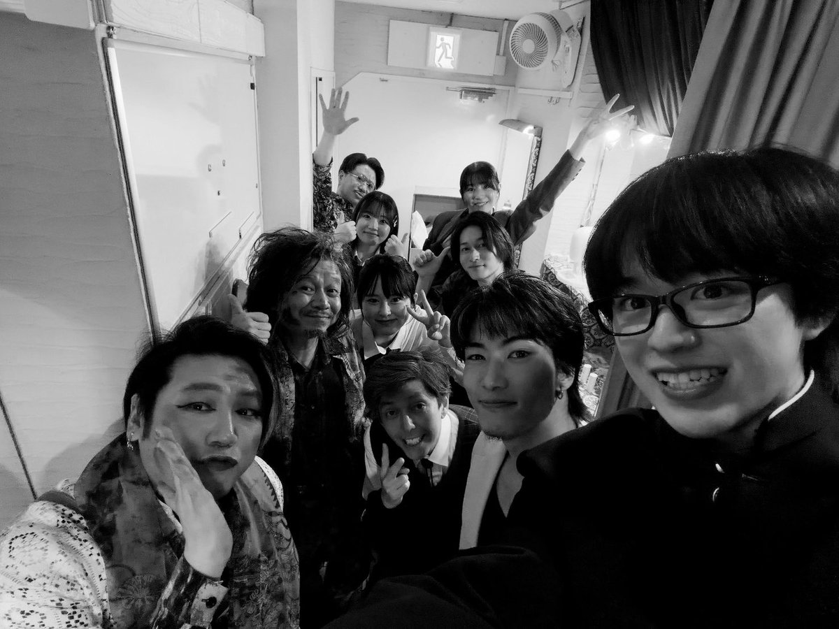krs10ysak's tweet photo. #奇喜怪快

全24回
私は東京公演15公演
無事閉幕致しました

レイチェルさんの魂を引き継ぎ、私なりの美雪を演じられました

観劇頂いた皆様、誠に有難うございました

稽古開始前に病気して死にかけましたが、生き残ってこの舞台に参加出来て本当に良かったです！

あー
楽しかった！ https://t.co/tZQ14EGgK2