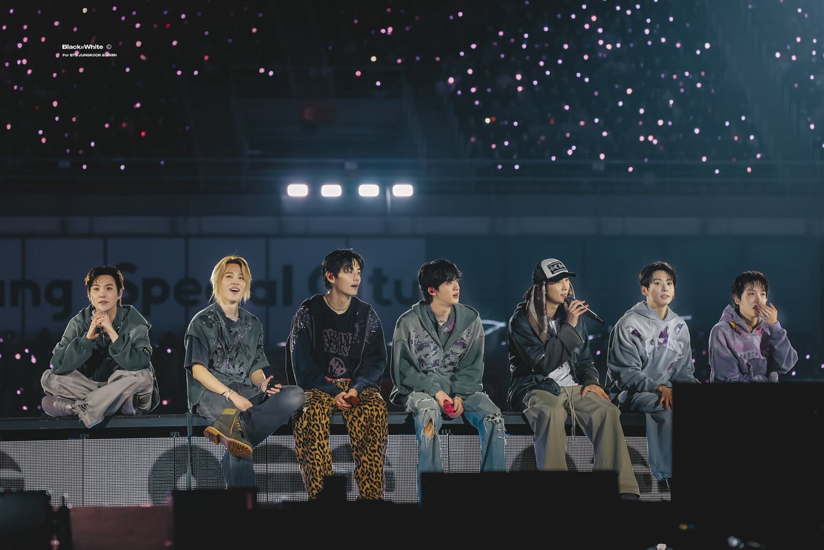 Arab_Armys_Vote's tweet image. أنهى بانقتان حفلاتهم في غويانغ ضمن جولتهم العالمية ARIRANG ، وستكون محطتهم التالية في طوكيو تاريخ 17 و 18 أبريل 💜.

PROUD OF BTS 
KINGS ARE BACK 
WE LOVE YOU BTS 
WE PURPLE YOU BTS 
THANK YOU BTS 
#BTS_ARİRANG_Goyang_D3