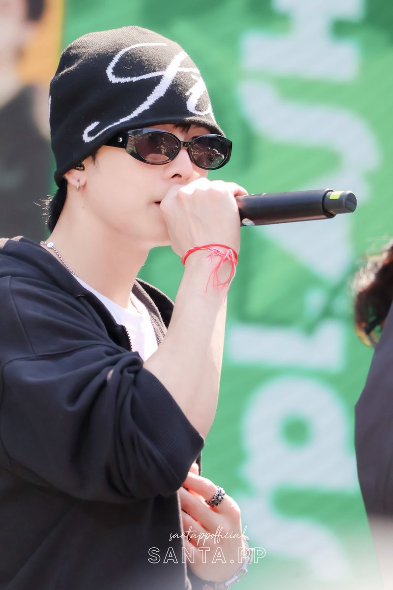 SantaOfficialTH's tweet image. เอาภาพแซนต้าช่วง sound check มาฝากค้าบ

#JASPER #Santapp