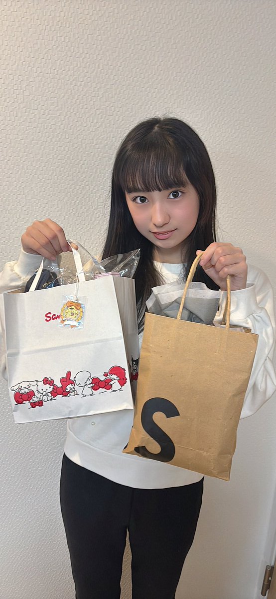 DP_RYOKA's tweet image. 宮田涼花の投稿動画を楽しみましょう！#TikTok vt.tiktok.com/ZSHVQ4go4/
プレゼントとお手紙ありがとうございました🎁❤️
ズキュンでした🎁💌𓂃𓈒𓂂𓏸
大切にします(ˆ꜆ . ̫ . ). ̫ . ꜀ˆ)✨
 #宮田涼花  #りーり  #MERUCHU