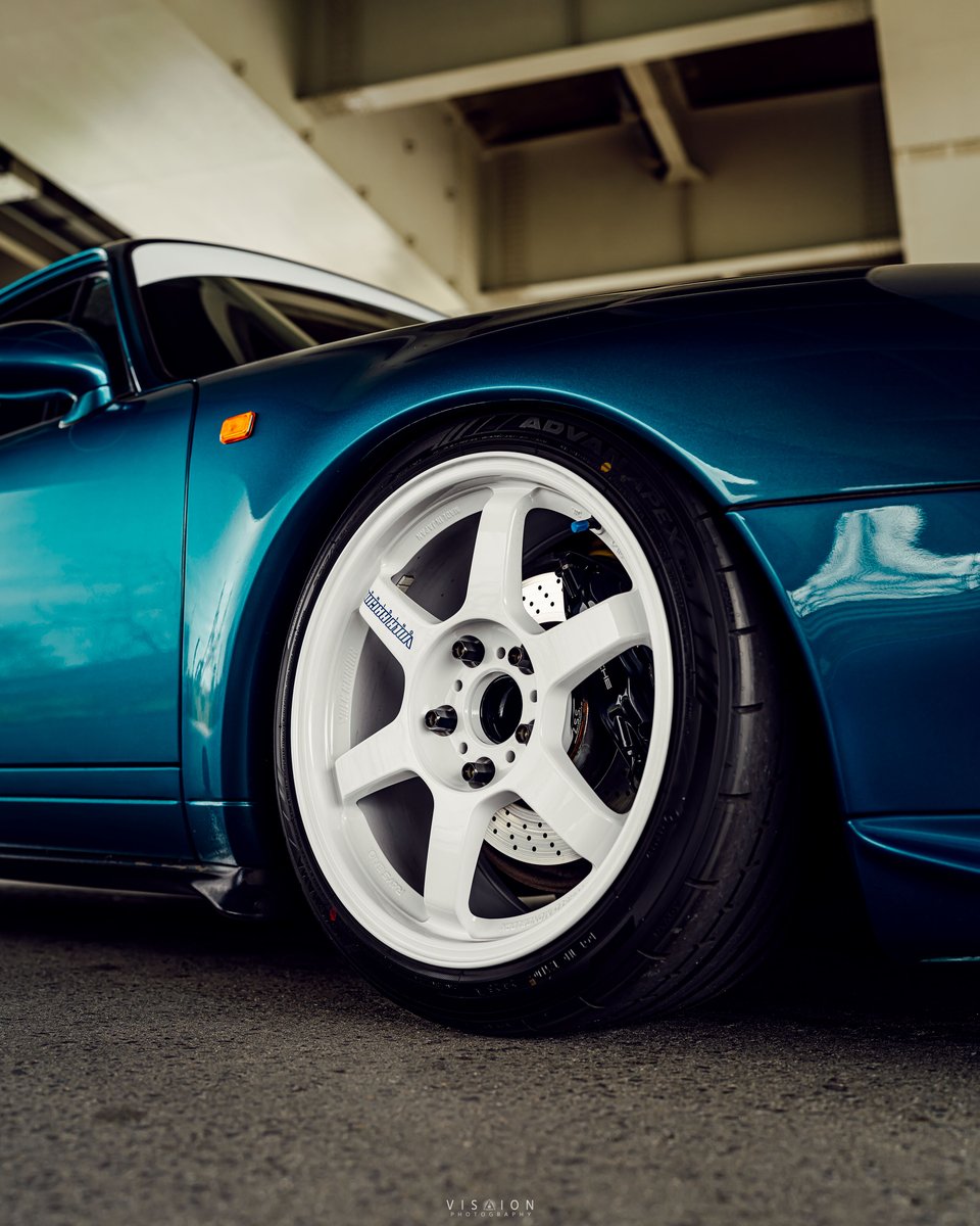 J 👁△ tweet media