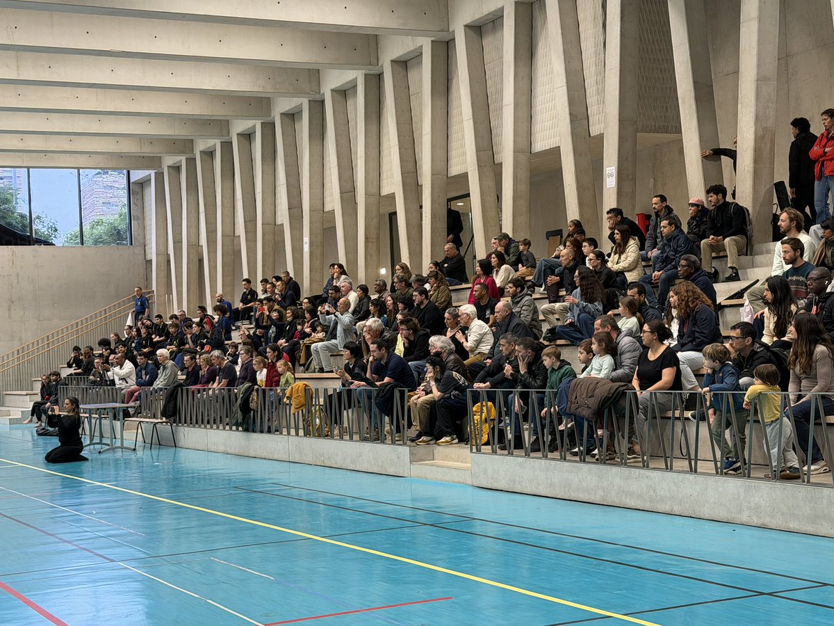 geoffroyboulard's tweet image. #Sport Depuis 2007 le Festival des arts martiaux du 17e s’est imposé comme une référence parisienne pour mettre en valeur ces disciplines méconnues qui voient chaque année le nombre de licenciés augmenter comme le kyūdō, l’arc japonais (2 clubs à #Paris17) @adlmorandiere #Oms17