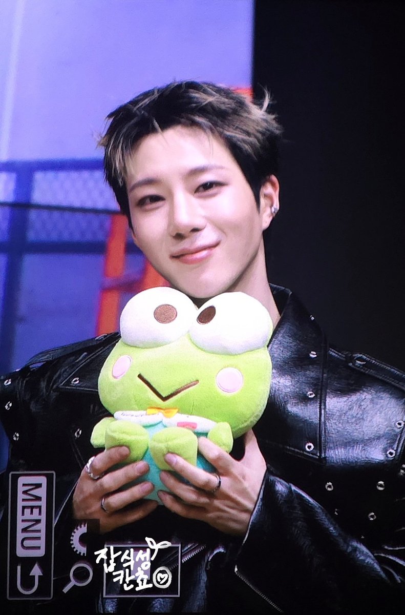 japsickcancho's tweet image. 260412 뮤직플랜트 [pre]

🐸 똑같아!

#DIGNITY #디그니티 #LUKE #루크