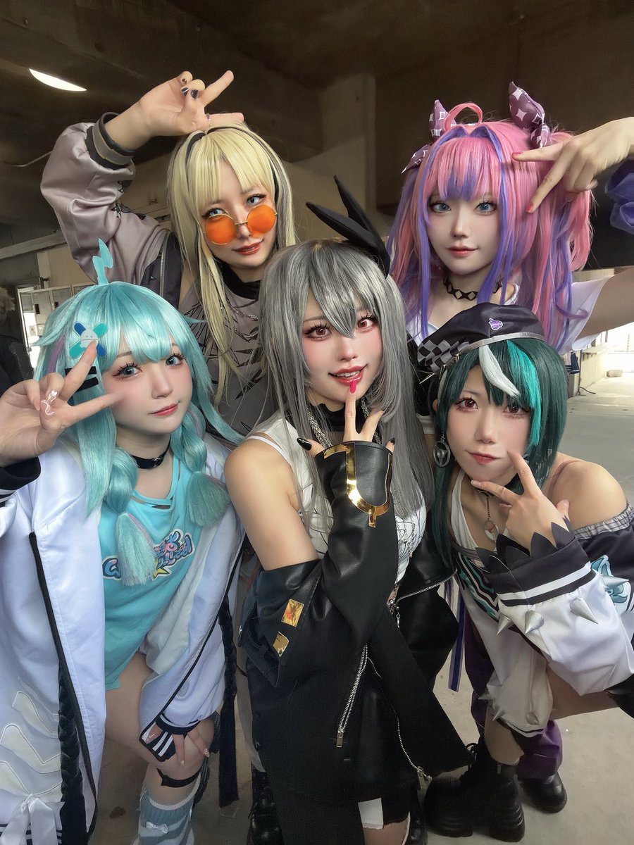 arimiyahisui's tweet photo. #ホロプレEXPO DAY2

-セットリスト-
・FG ROADSTER 
・MAKE IT, BREAK IT

大好きなメンバー⬇️
💅✨→かりら@crlaaaa11 
☺️🐅→ぽんず@torikawaponzu03 
💬🔁💙→真冬@nemui_u_i 
🎧🔧→秋刀魚@SKR_co_s 
🎤👑→有宮ひすい@arimiyahisui 

沢山の頑張ったので、感想教えてね♡ https://t.co/PdtXdWwKPs