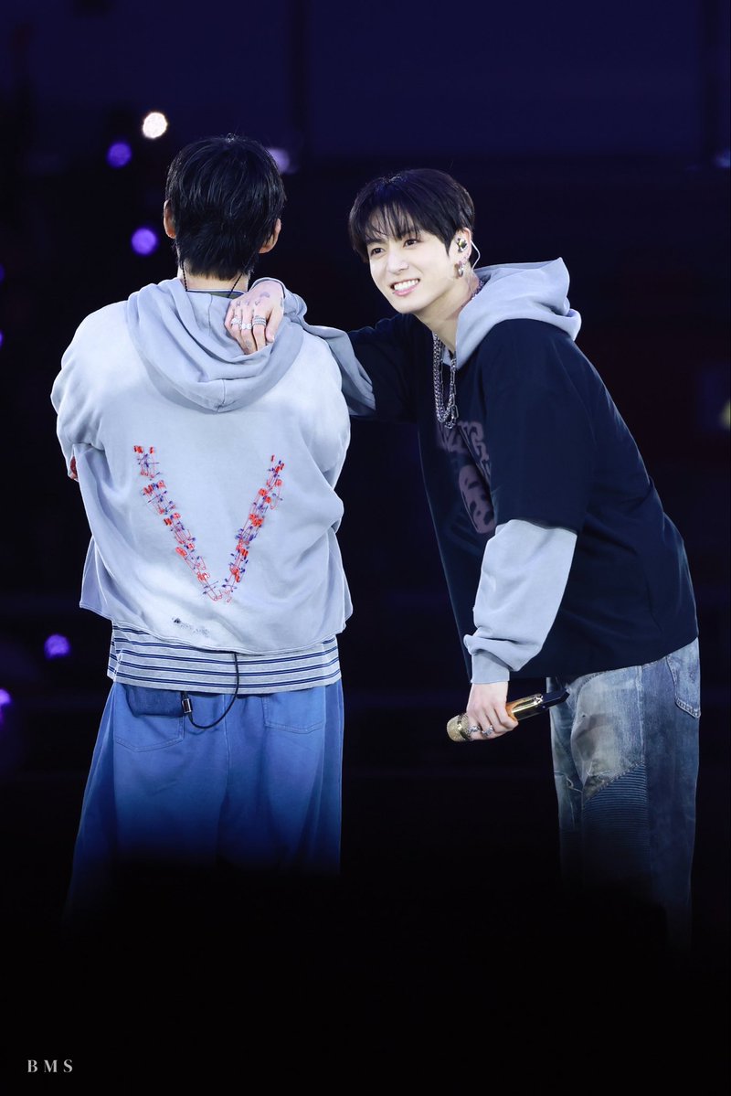 ByMySide∞KookV tweet media