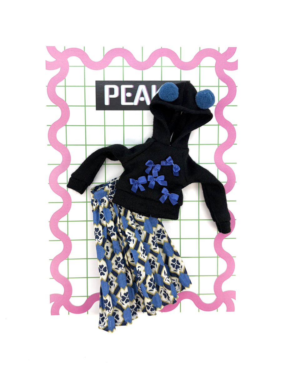 新作、復刻初代ちゃんサイズくま耳リボンパーカーセット【オレンジ】&amp;【ブルー】です🧸🎀

パーカーはくま耳、たっぷりリボン、長いお袖、かわいさてんこ盛りで作りました♡
レトロな柄がかわいいロングスカートはリバティ生地使用です🪡

#アイドール大阪