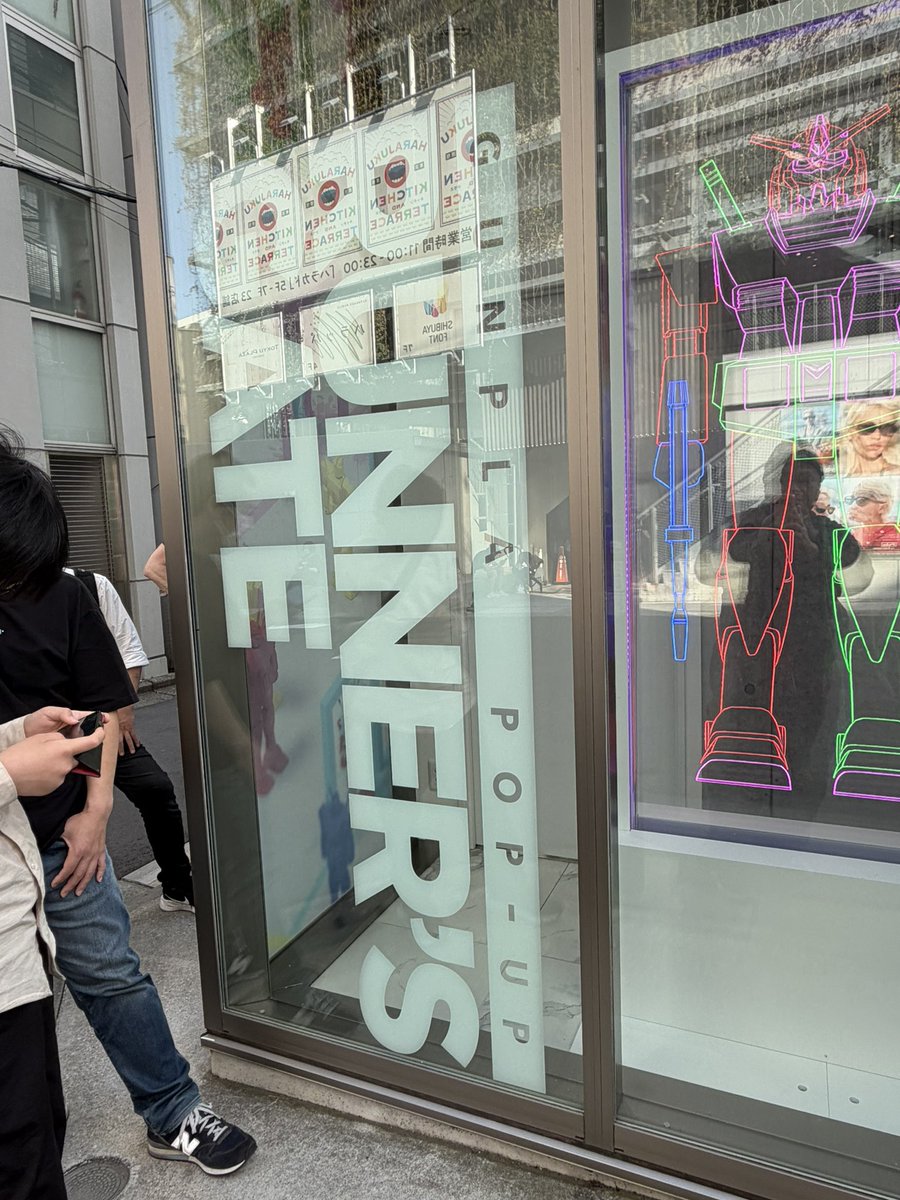 KAZ_VBHB's tweet photo. 昨日、原宿のRUNNER'S GATEに行ってきた…自分のお気に入りの色の組み合わせのガンプラが手に入る期間限定ポップアップイベントということで…
とりあえず、チョイスしたランナーはコレ(3枚目)…
とコレ(4枚目)…
#ガンプラ
#RUNNERSGATE https://t.co/TJl7AJKlG0