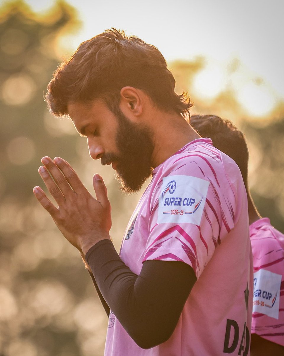 RajasthanUnited's tweet photo. Hamara talvaar pehle se taiyaar hai, bas antim sparsh dekar ise yudh mein le jaana hai.⚔️⚔️🔋

#𝐀𝐛𝐤𝐡𝐞𝐥𝐞𝐠𝐚𝐑𝐚𝐣𝐚𝐬𝐭𝐡𝐚𝐧

#RUFCIFL26 #DesertWarriors #RUFCvsSDFC #warmup https://t.co/KXQGz1Xo5r