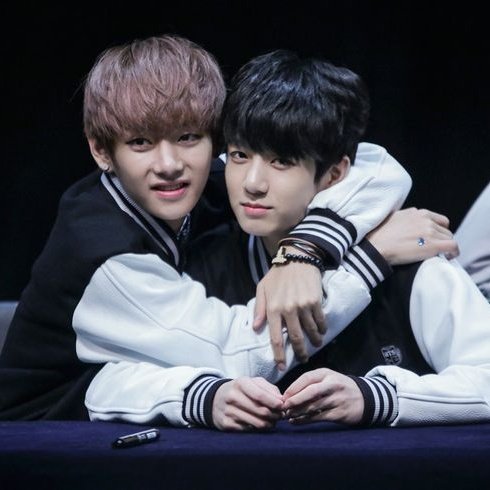 l☆rà⁷ ⋆ tweet media