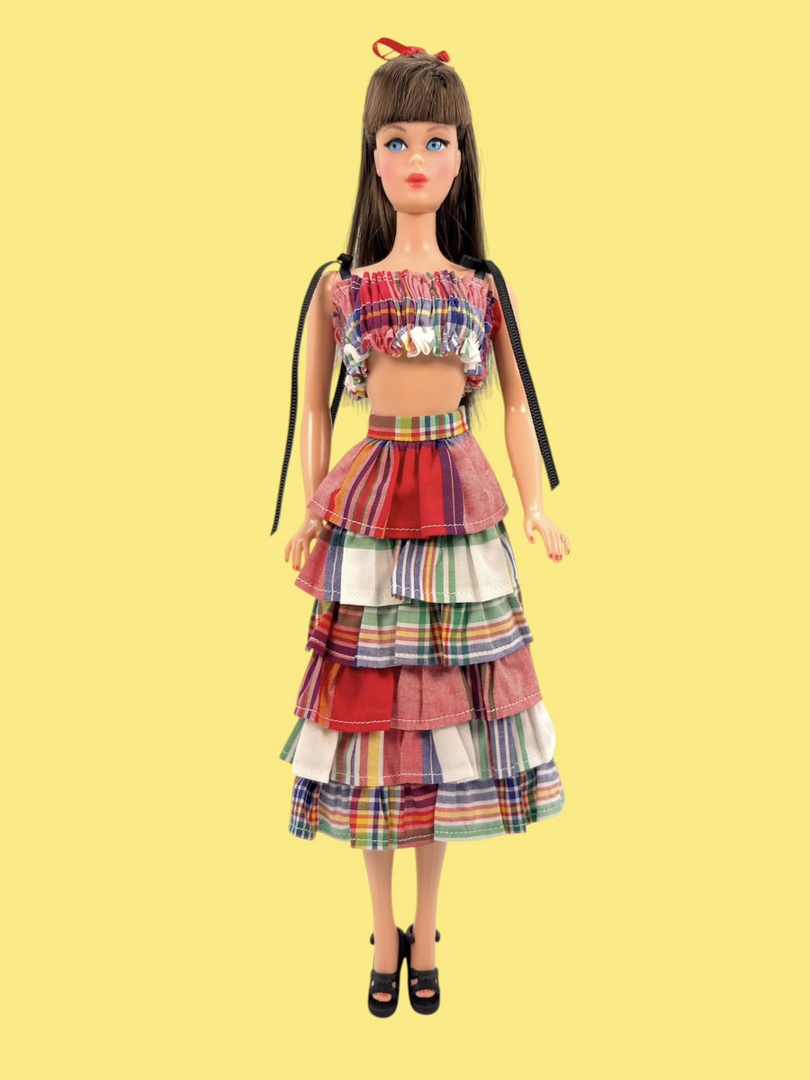 27cmマルチカラーチェック柄セットアップ(シャーリングキャミ＆６段スカート)

ネオブライス、ツイスト&amp;ターンバービーサイズの着画です👗

#アイドール大阪