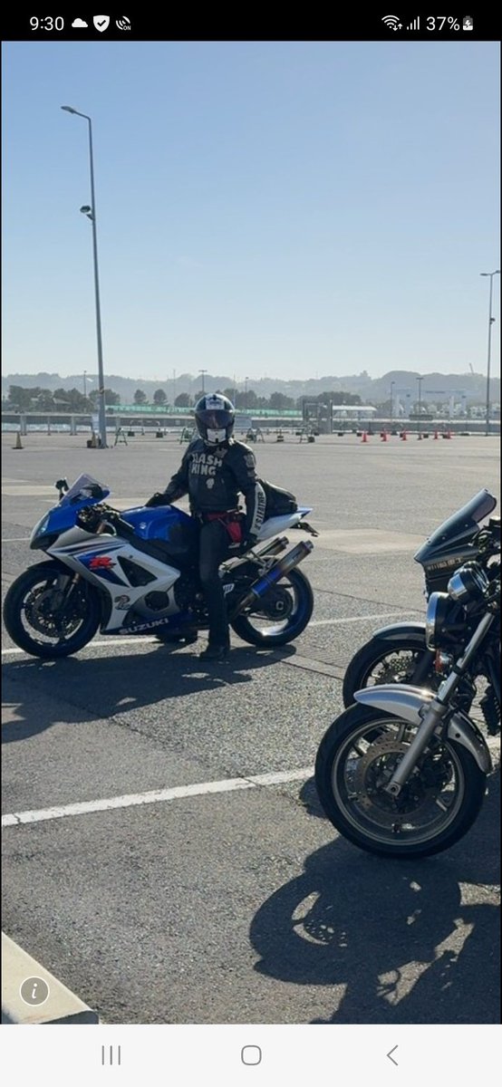 イェイ🤘