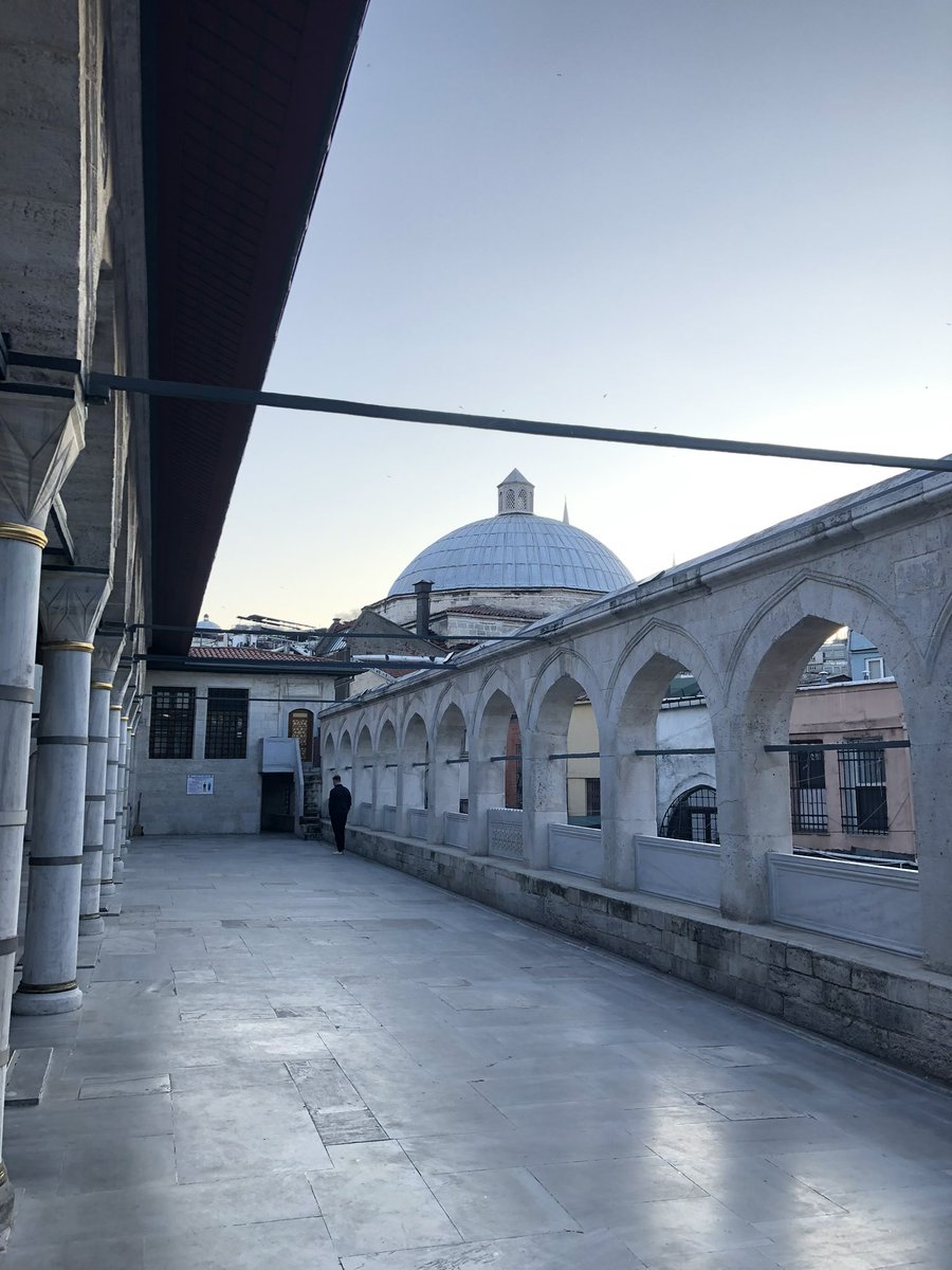 Mimine | E-commerce tweet media