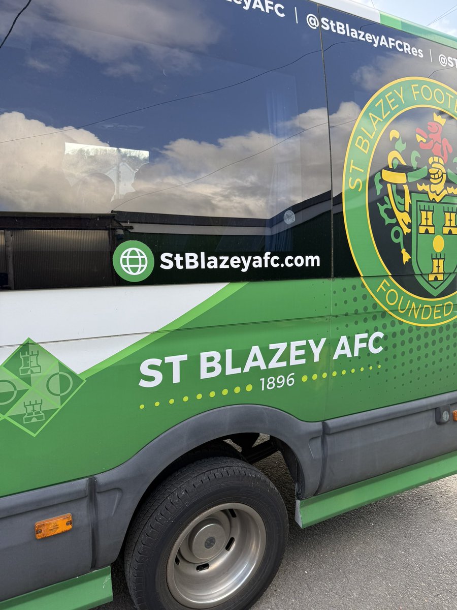 Tux71's tweet photo. A big thank you to @StBFCPaul &amp; @StBlazeyAFC for your hospitality yesterday &amp; for picking the 10 of us who travelled by train ! @BradfordTownFC https://t.co/5TbGxAnhm8