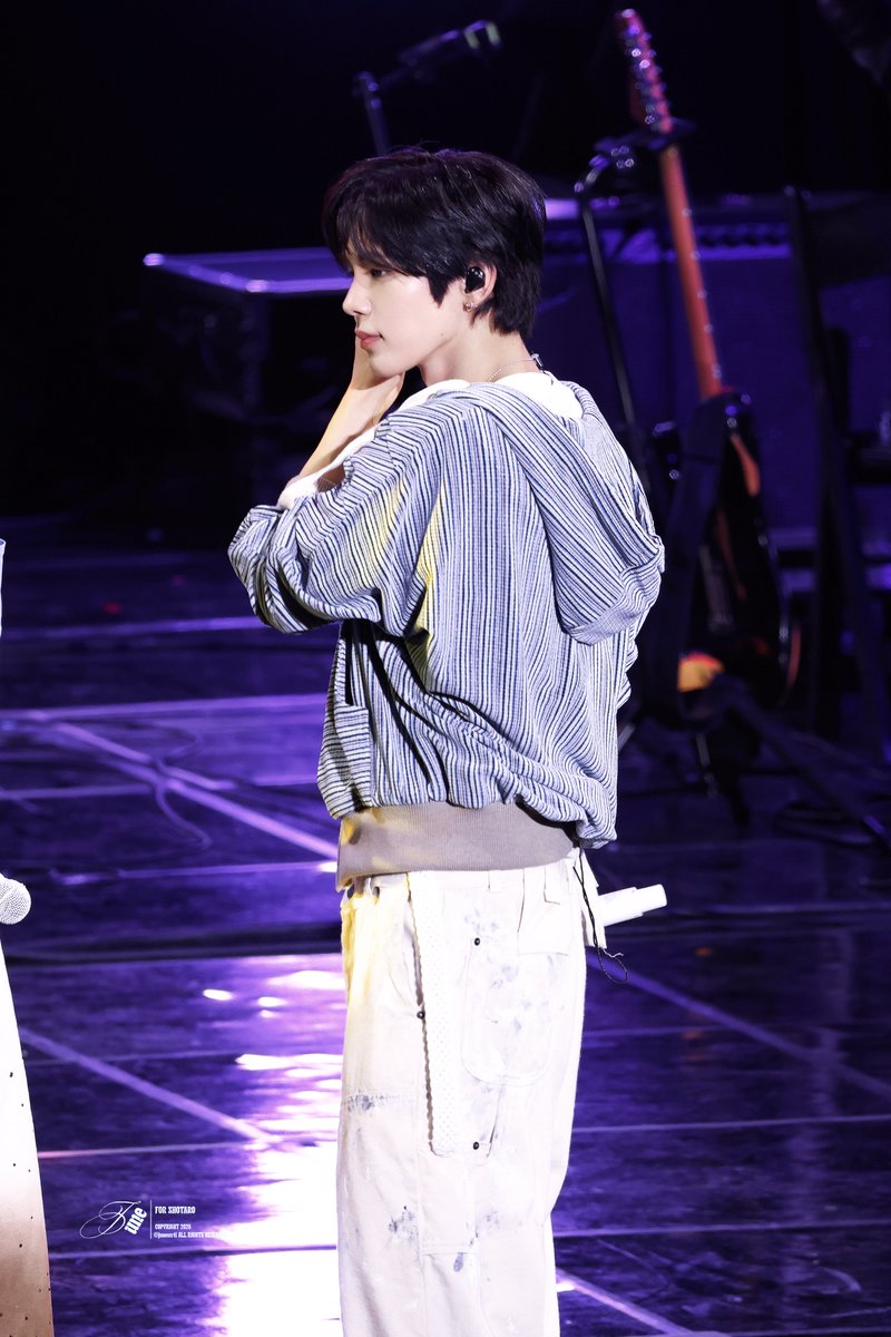 ᴊᴜɴᴇ. tweet media